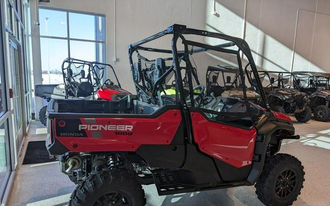 2024 Honda® Pioneer 1000 Deluxe