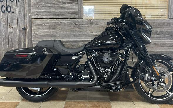 2024 Harley-Davidson Street Glide® Vivid Black - Black Finish