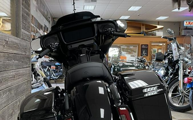 2024 Harley-Davidson Street Glide® Vivid Black - Black Finish