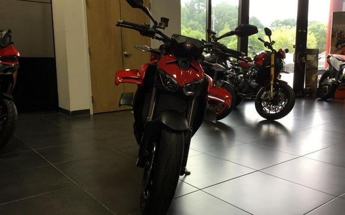 New 2025 Ducati STREETFIGHTER V4S