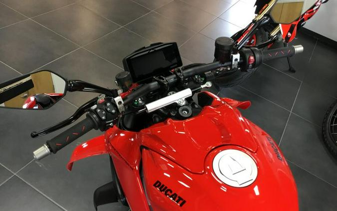 New 2025 Ducati STREETFIGHTER V4S