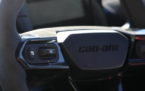 2026 CAN-AM MAVERICK R MAX X WITH SMARTSHOX 999T DCT