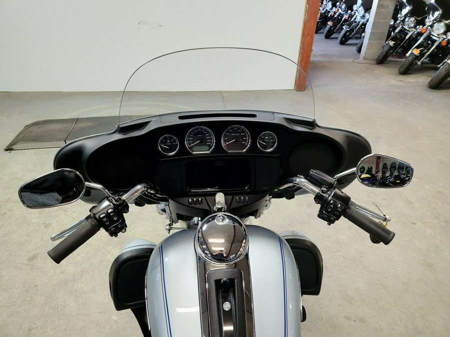 2023 Harley-Davidson® Tri Glide - FP8637