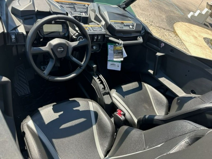 2026 Can-Am Commander DPS 700