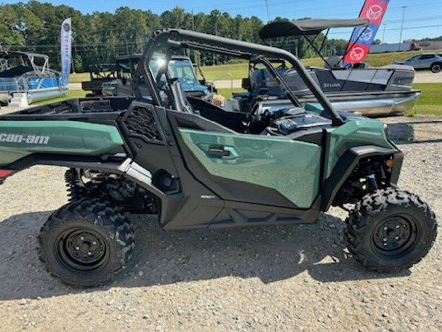 2026 Can-Am Commander DPS 700
