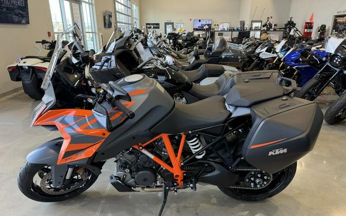 2023 KTM 1290 Super Duke GT