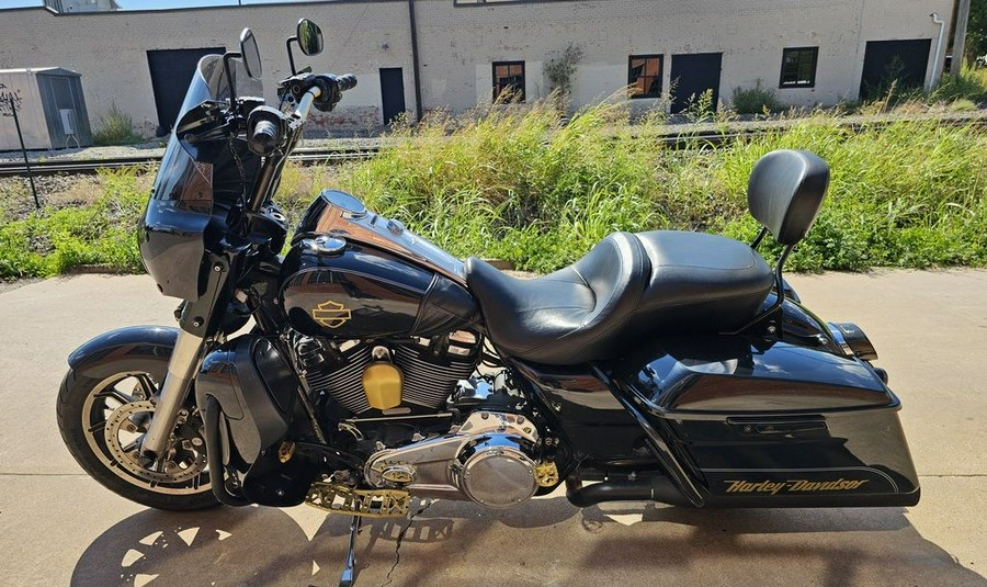 2017 Harley-Davidson Road King® Base