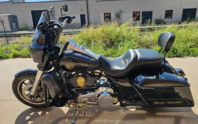 2017 Harley-Davidson Road King® Base