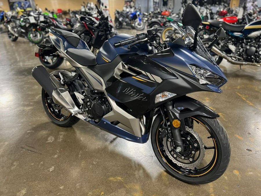 2023 Kawasaki Ninja® 400 ABS Metallic Dark Gray/Twilight Blue