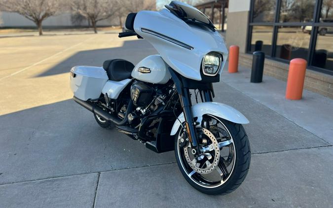 2024 Harley-Davidson® Street Glide® White Onyx Pearl - Black Finish