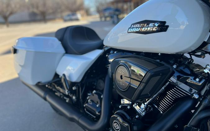 2024 Harley-Davidson® Street Glide® White Onyx Pearl - Black Finish