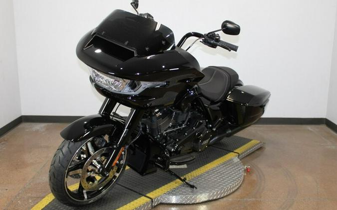 Harley-Davidson Road Glide® 2024 FLTRX 84433748 VIVID BLACK