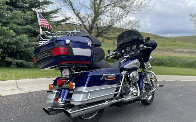 2006 FLHTCU