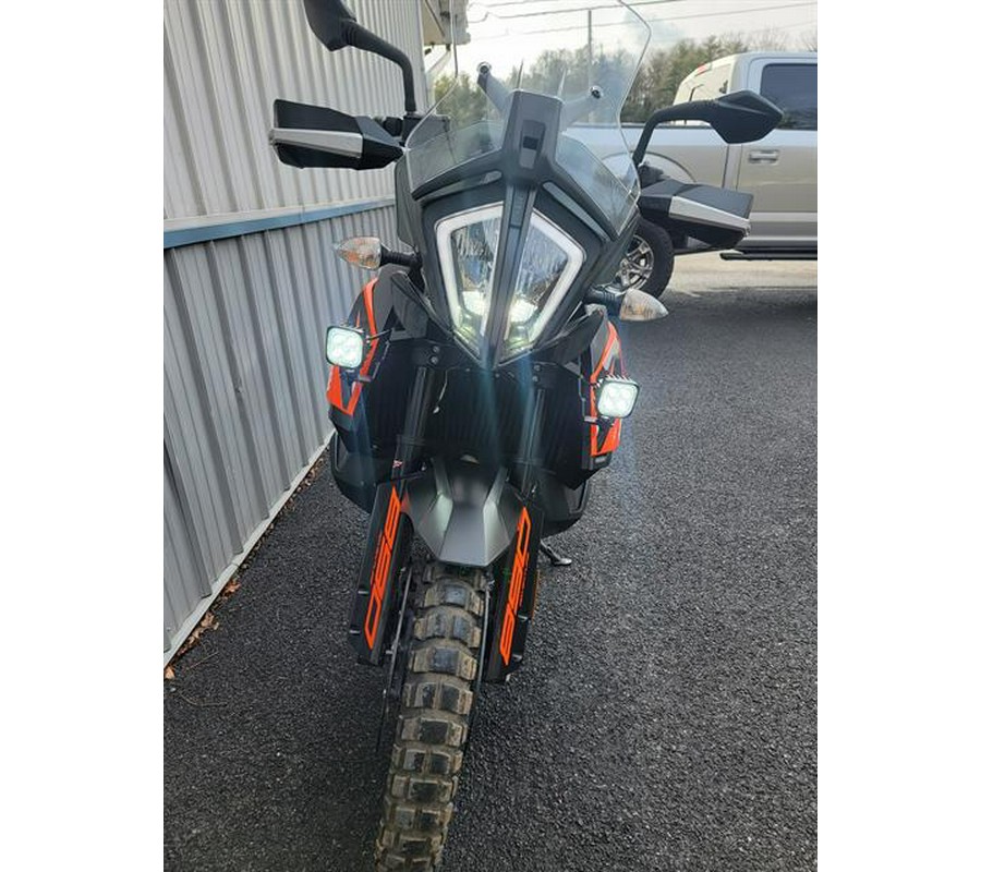 2022 KTM 890 Adventure