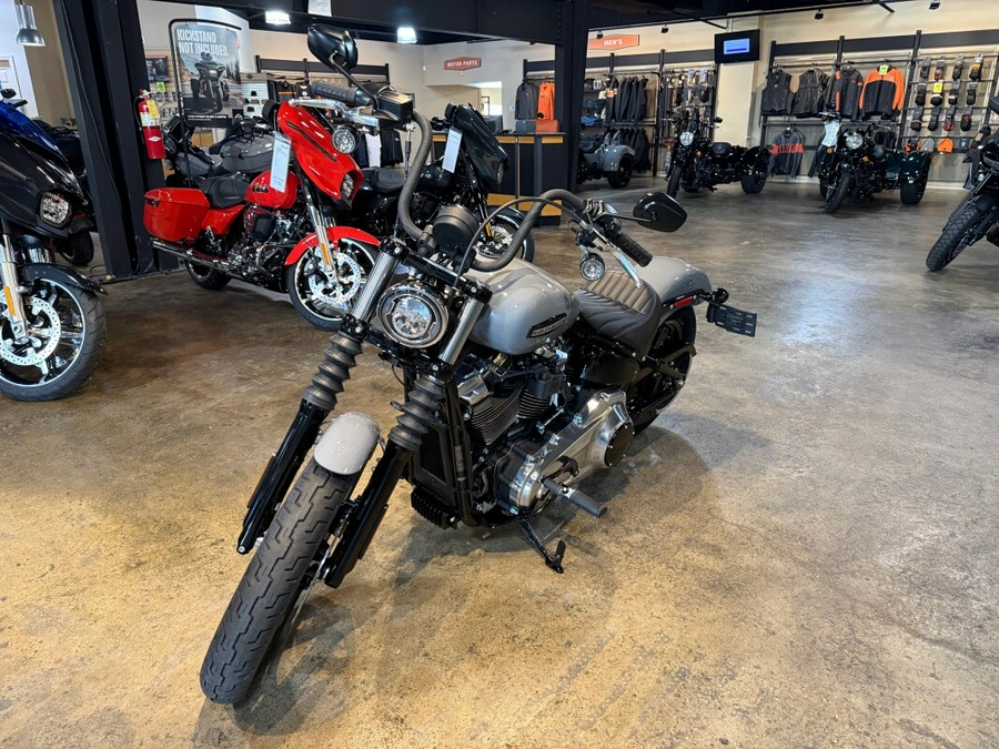 FXBB 2026 Street Bob