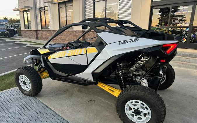 2024 Can-Am® Maverick R 999T DCT