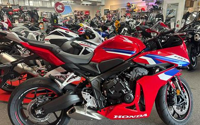 2026 Honda CBR650R E-Clutch