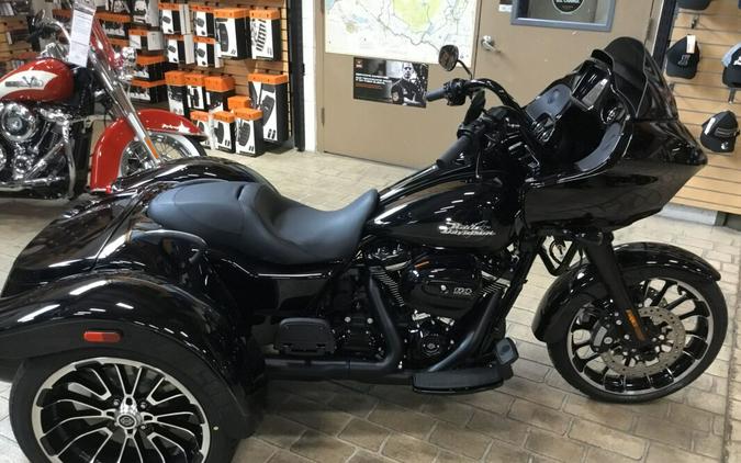 2024 Harley-Davidson Road Glide 3 Vivid Black - Black Finish