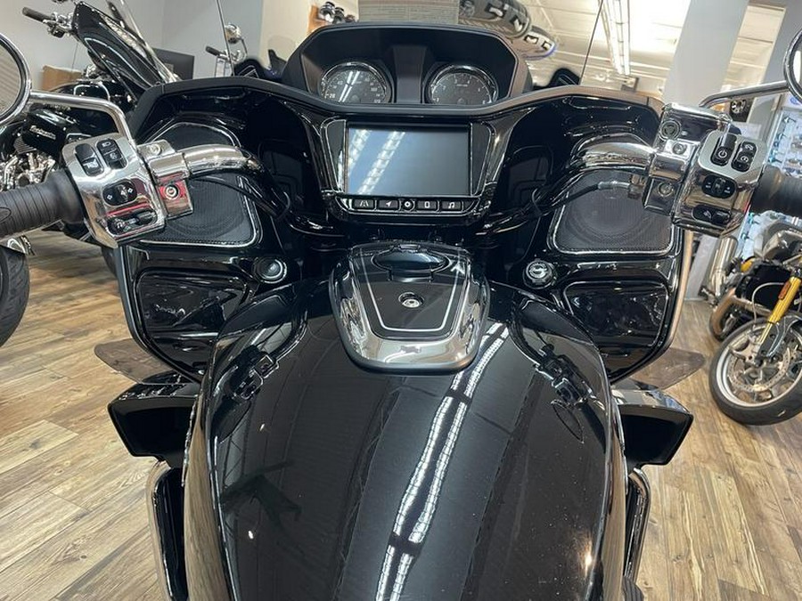 2023 Indian Motorcycle® Pursuit Limited Black Metallic