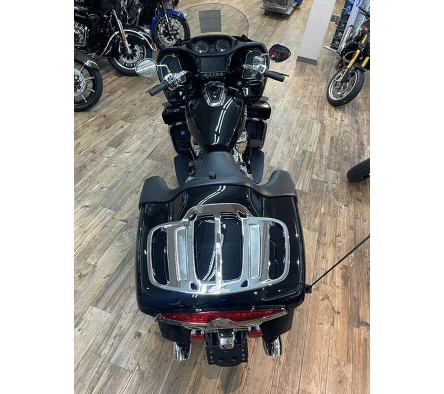 2023 Indian Motorcycle® Pursuit Limited Black Metallic