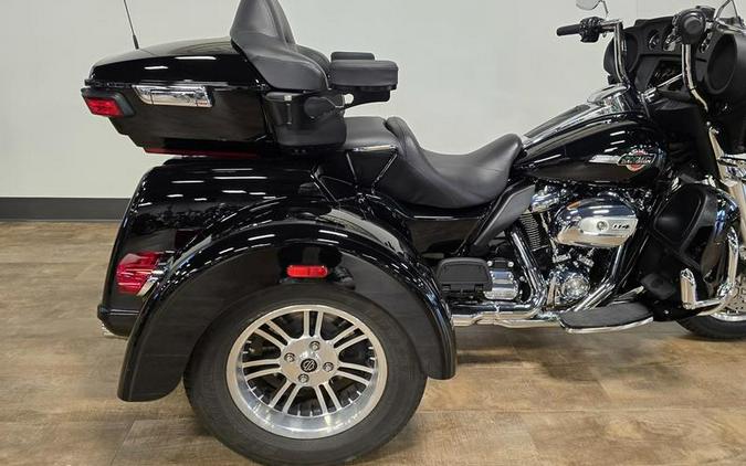 2022 Harley-Davidson® FLHTCUTG - Tri Glide® Ultra