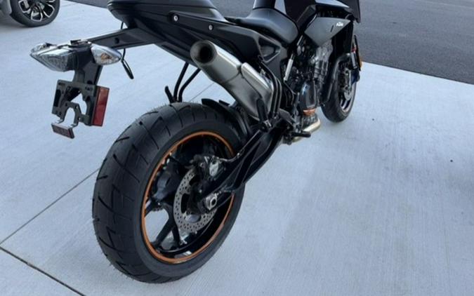 2021 KTM 890 Duke