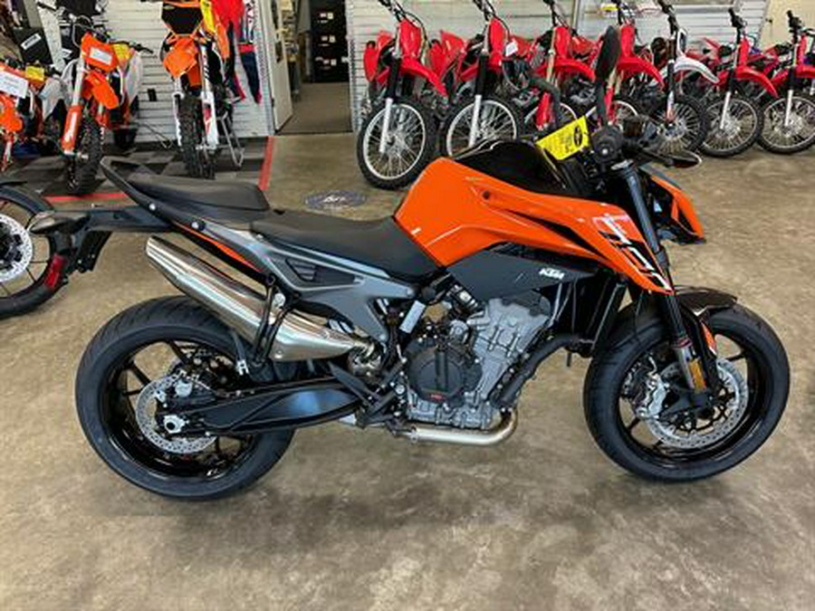 2023 KTM 790 Duke