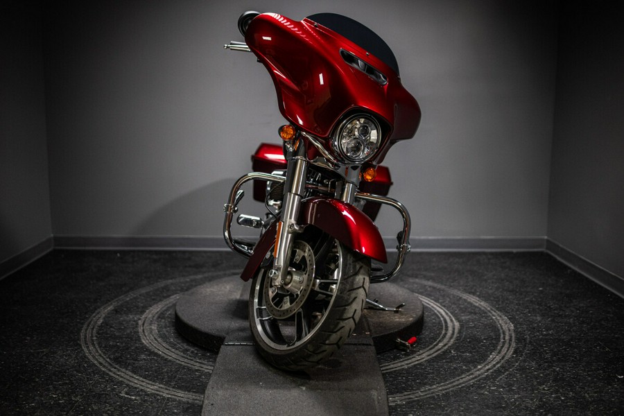 2017 Street Glide® (FLHX)