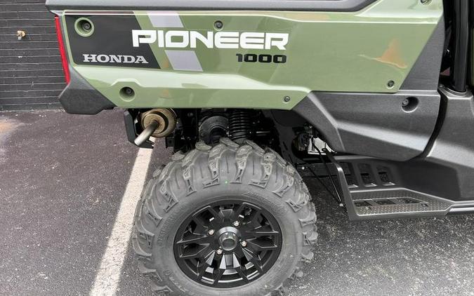 2024 Honda® Pioneer 1000-6 Deluxe Crew