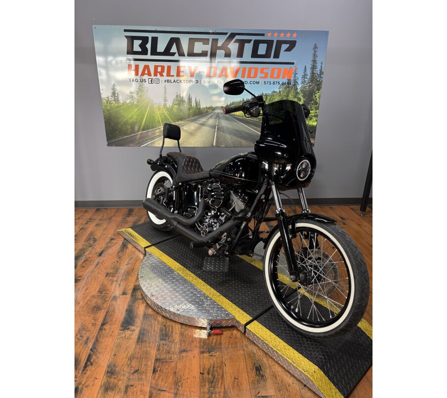 2011 Harley-Davidson® Blackline® BLACK W/PINSTRIPE