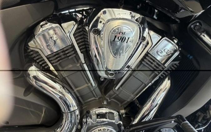 2022 Indian Motorcycle® Challenger® Limited Black Metallic