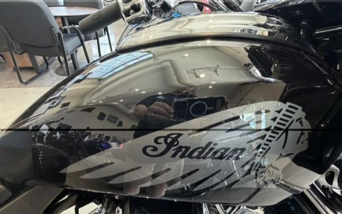 2022 Indian Motorcycle® Challenger® Limited Black Metallic