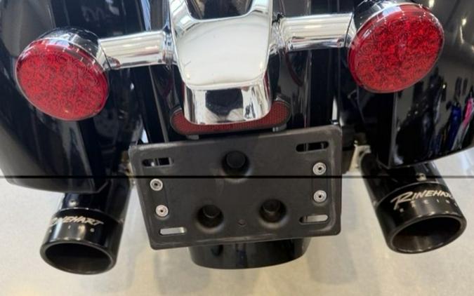 2022 Indian Motorcycle® Challenger® Limited Black Metallic