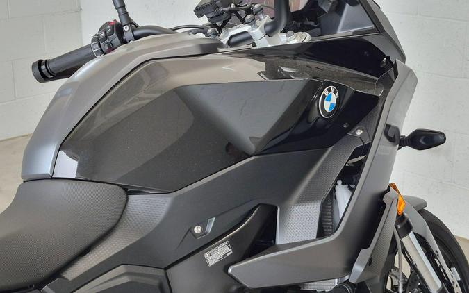 2026 BMW F 900 XR