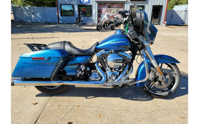 2014 STREET GLIDE - Harley-Davidson®