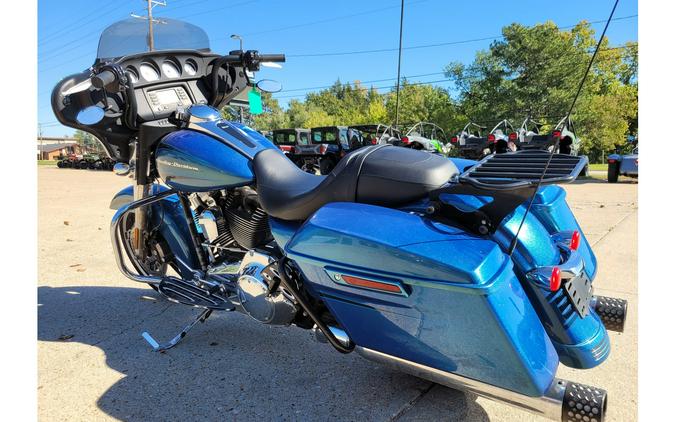 2014 STREET GLIDE - Harley-Davidson®