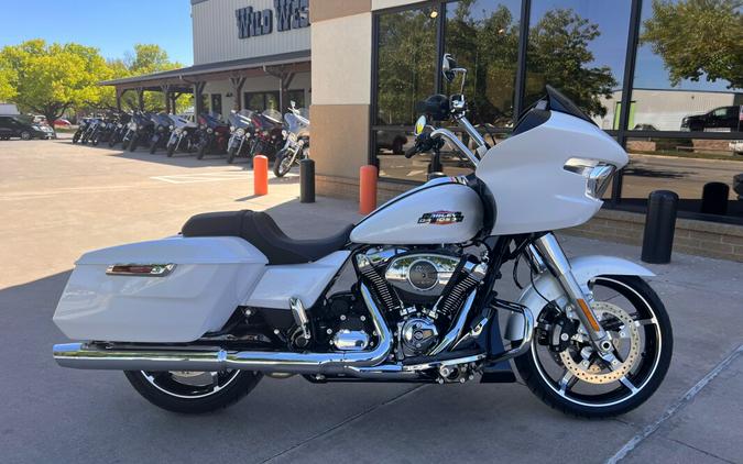 2024 Harley-Davidson® Road Glide® White Onyx Pearl