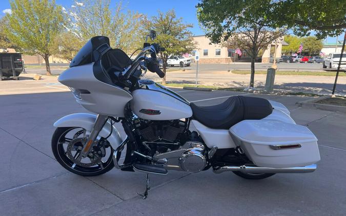 2024 Harley-Davidson® Road Glide® White Onyx Pearl