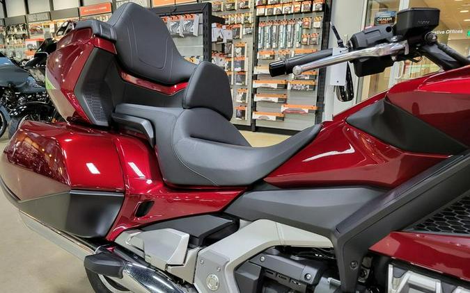 2018 Honda® Gold Wing Candy Ardent Red