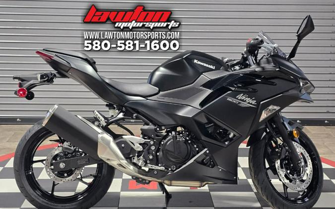 2026 Kawasaki Ninja® 500 ABS Metallic Flat Spark Black