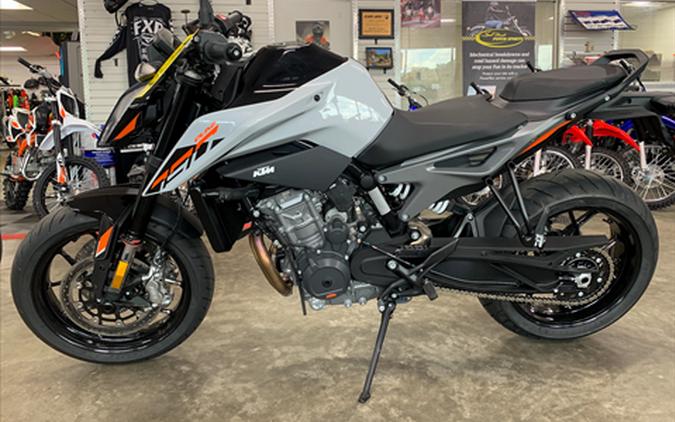 2023 KTM 790 Duke