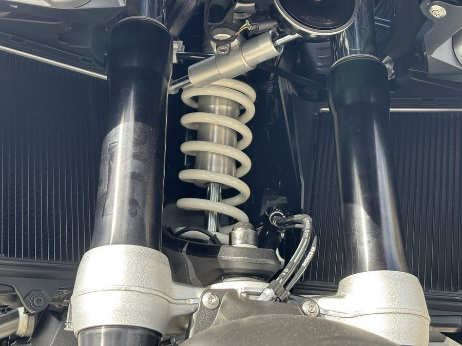 2025 BMW R 1300 GS Adventure Racing Red