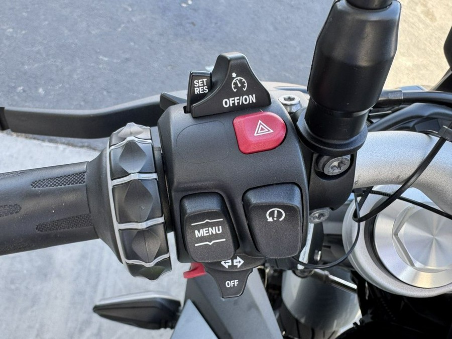 2023 BMW F 900 R Exclusive