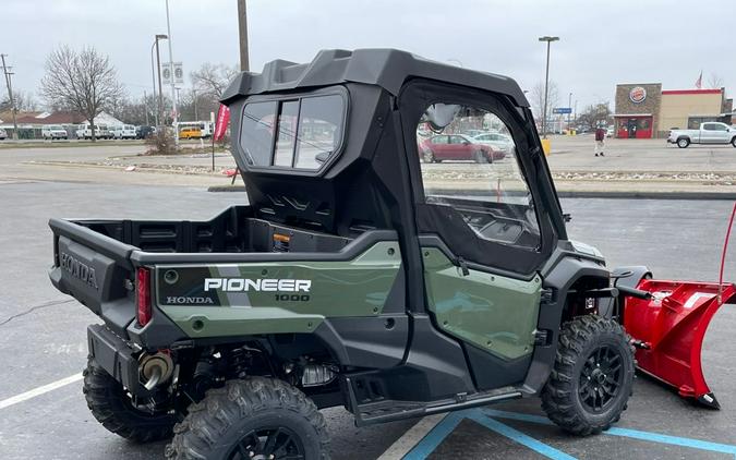 2022 Honda Pioneer 1000 Deluxe