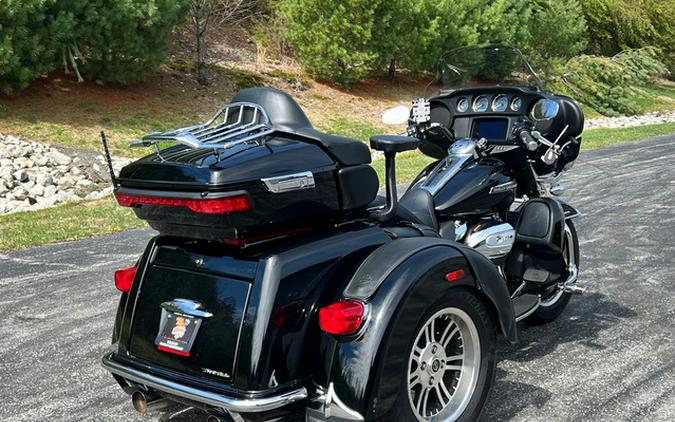 2021 Harley-Davidson Trike FLHTCUTG - Tri Glide Ultra