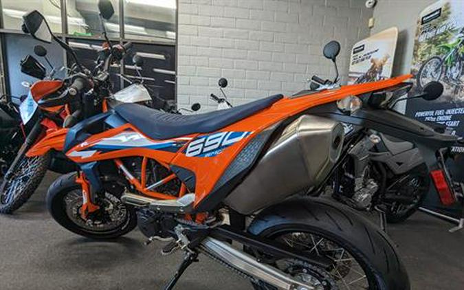 2024 KTM 690 SMC R