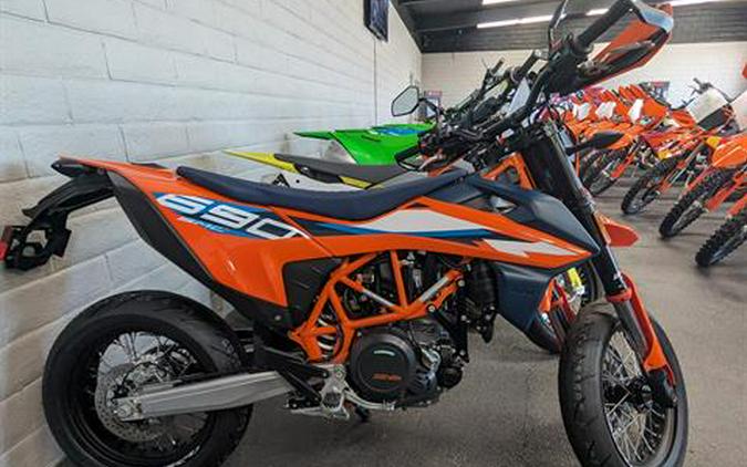 2024 KTM 690 SMC R