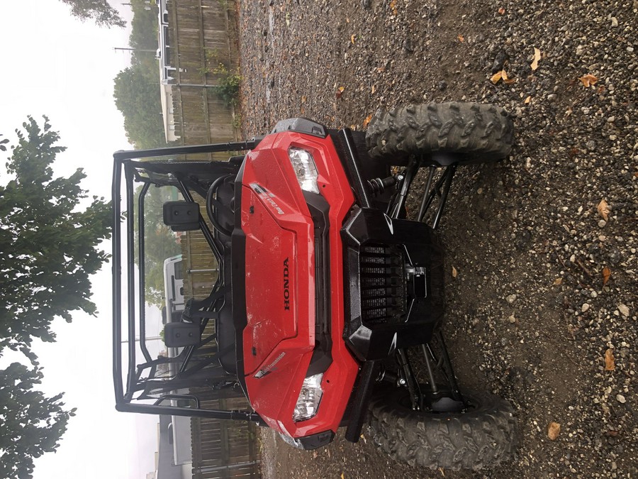 2025 Honda Pioneer 1000-6 Crew Deluxe