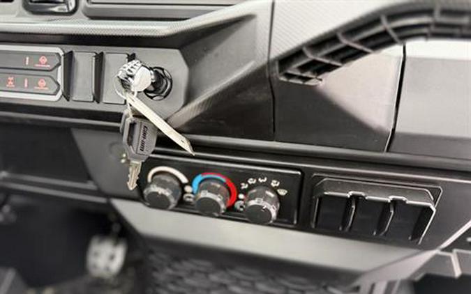 2026 Can-Am Defender XT CAB HD11