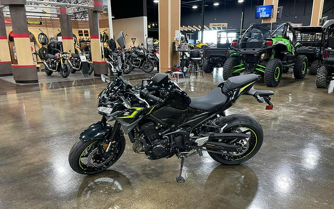 2024 Kawasaki Z900 ABS Metallic Spark Black/Metallic Matte Dark Gray